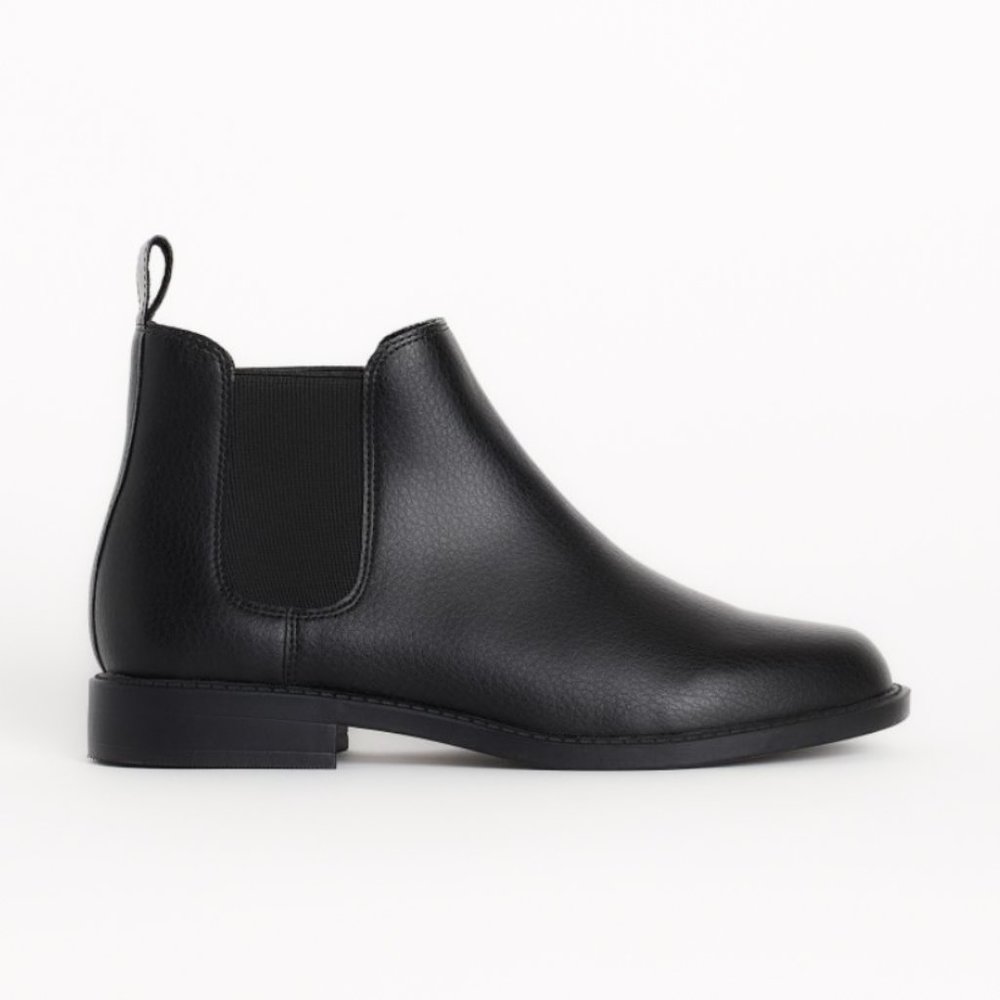 essential black chelsea boots